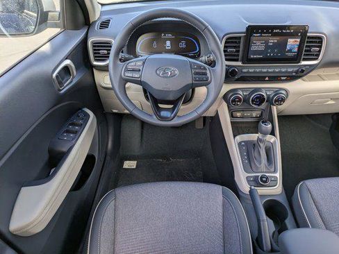 New 2025 Hyundai Venue Limited image 10