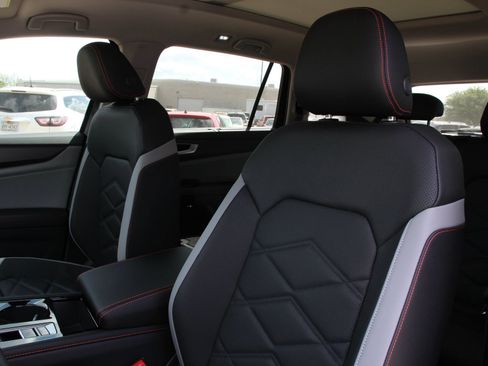 New 2026 Volkswagen Atlas Peak Edition AWD/4WD image 11