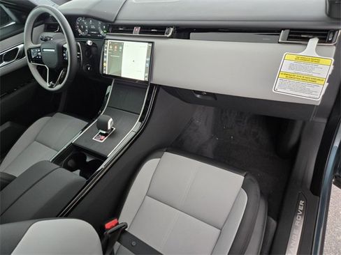 New 2026 Land Rover Range Rover Velar Dynamic SE image 18