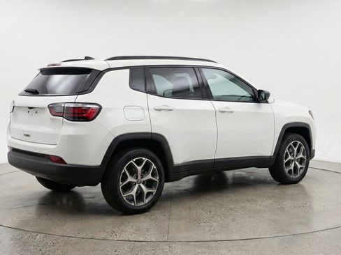 Used 2025 Jeep Compass Limited AWD/4WD image 9