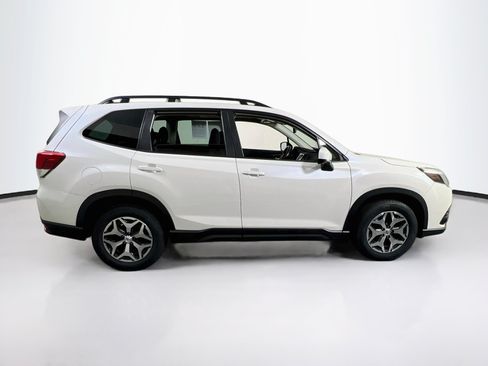 Used 2023 Subaru Forester Premium AWD/4WD image 4