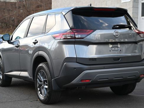Used 2023 Nissan Rogue S image 3