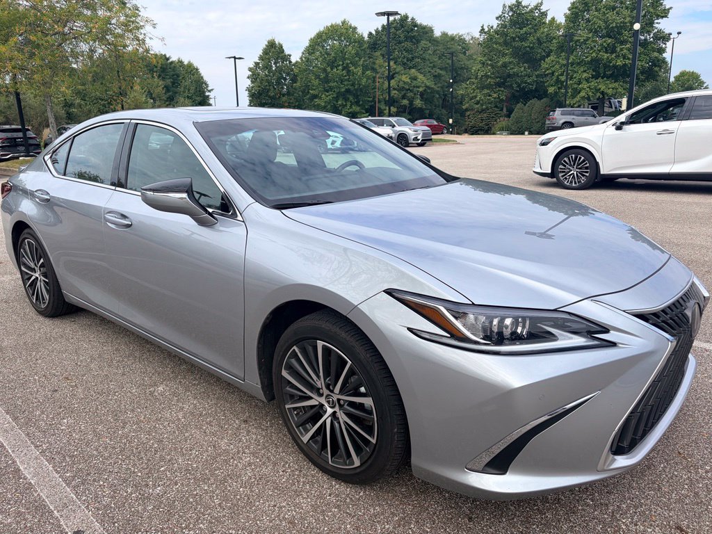 Used 2024 Lexus ES 350 w/ Premium Package FWD image 3