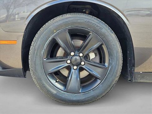 Used 2019 Dodge Challenger SXT image 22