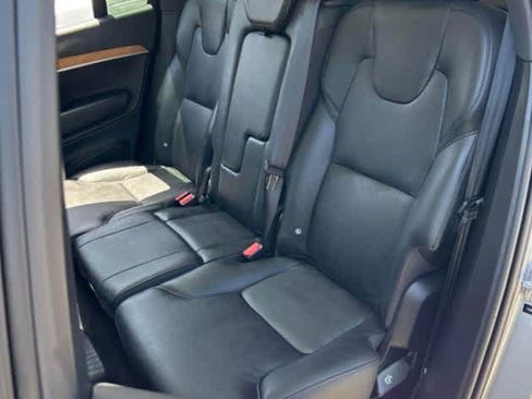 Used 2024 Volvo XC90 T8 Plus w/ Protection Package Premier AWD/4WD image 5