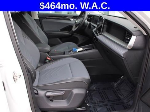 Used 2025 Volkswagen Tiguan SE AWD/4WD image 20