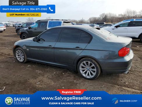 Used 2011 BMW 328i xDrive Sedan image 3