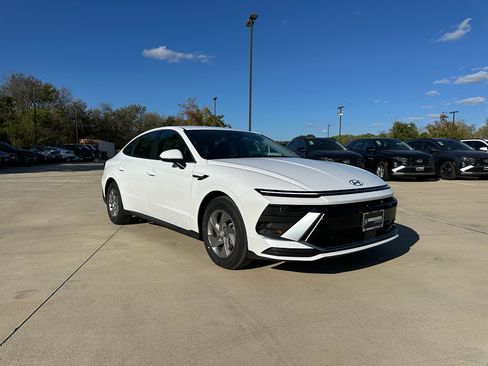 New 2026 Hyundai Sonata SE image 3