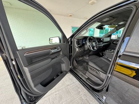 Used 2023 Chevrolet Silverado 1500 LT AWD/4WD image 12