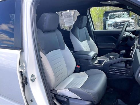 Used 2025 Toyota Tacoma TRD Off-Road AWD/4WD image 10