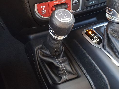 Used 2026 Jeep Gladiator Sport AWD/4WD image 12