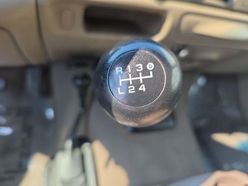 Used 2002 Ford F250 XL AWD/4WD image 29