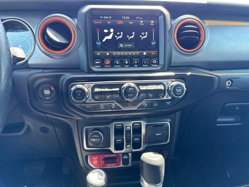 Used 2021 Jeep Gladiator Mojave w/ Uconnect 4C Nav & Sound Group AWD/4WD image 17