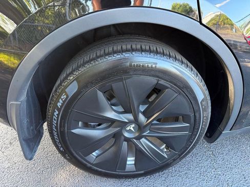 Used 2024 Tesla Model Y Long Range image 35