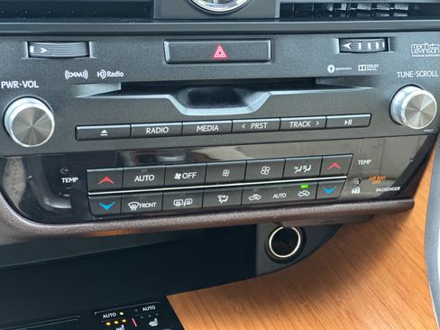 Used 2017 Lexus RX 350 FWD w/ Premium Package image 21