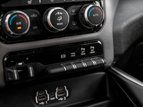 Used 2021 RAM 3500 Big Horn w/ Night Edition AWD/4WD image 31
