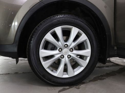 Used 2014 Toyota RAV4 Limited w/ Technology Package image 30