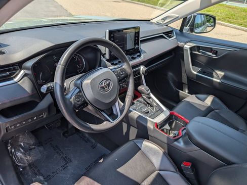 Used 2021 Toyota RAV4 TRD Off-Road AWD/4WD image 18