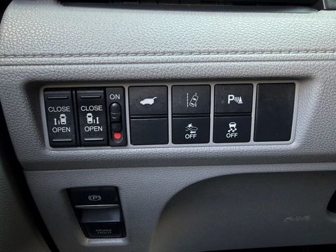Used 2018 Honda Odyssey Touring image 39