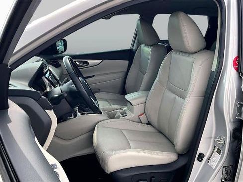 Certified 2020 Nissan Rogue Sport SL FWD image 8