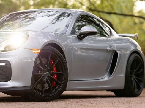 Used 2016 Porsche Cayman GT4 image 5