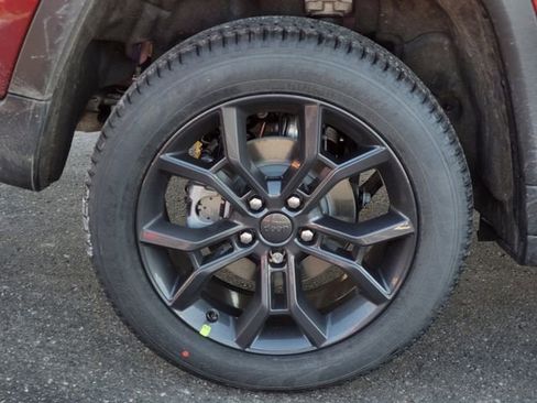 New 2025 Jeep Grand Cherokee Limited image 6