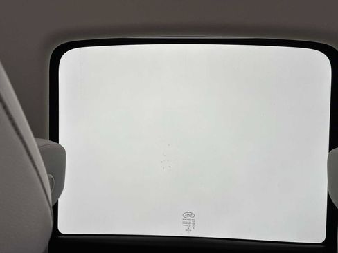 Used 2020 Land Rover Range Rover Evoque SE image 18