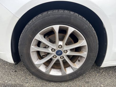 Used 2020 Ford Fusion SE image 22