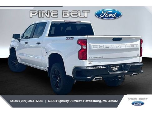 Used 2024 Chevrolet Silverado 1500 LT Trail Boss w/ Protection Package AWD/4WD image 2