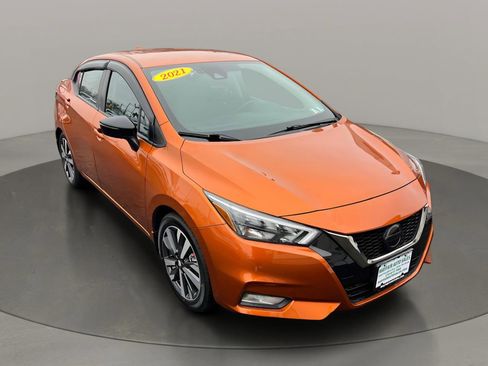 Used 2021 Nissan Versa SR w/ Convenience Package image 8