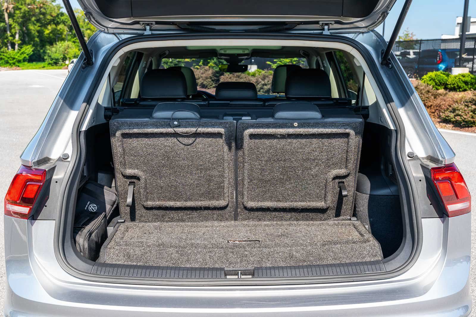 Used 2023 Volkswagen Tiguan SE w/ Panoramic Sunroof Package FWD image 15