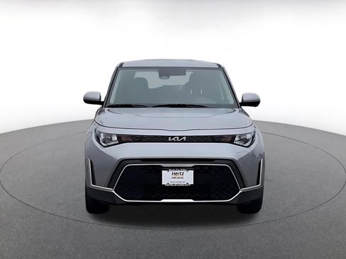 Used 2025 Kia Soul LX w/ LX Technology Package FWD image 11