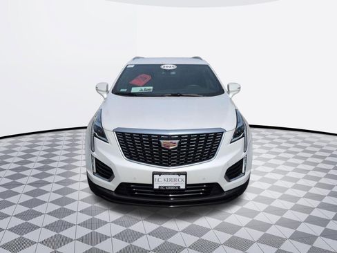 Certified 2025 Cadillac XT5 Luxury AWD/4WD image 3