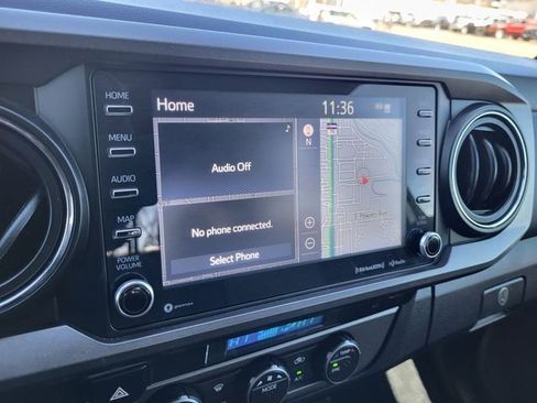 Used 2023 Toyota Tacoma TRD Off-Road w/ Technology Package image 16