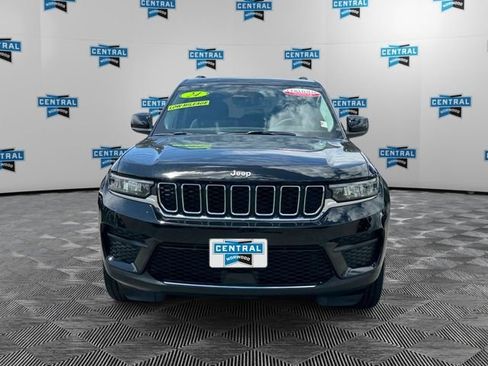 Used 2024 Jeep Grand Cherokee Laredo AWD/4WD image 9