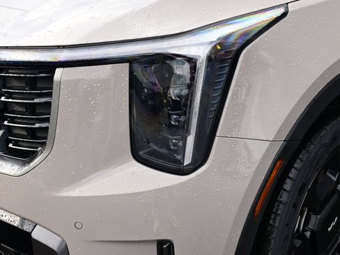 Used 2024 Kia Sorento X-Line EX image 11