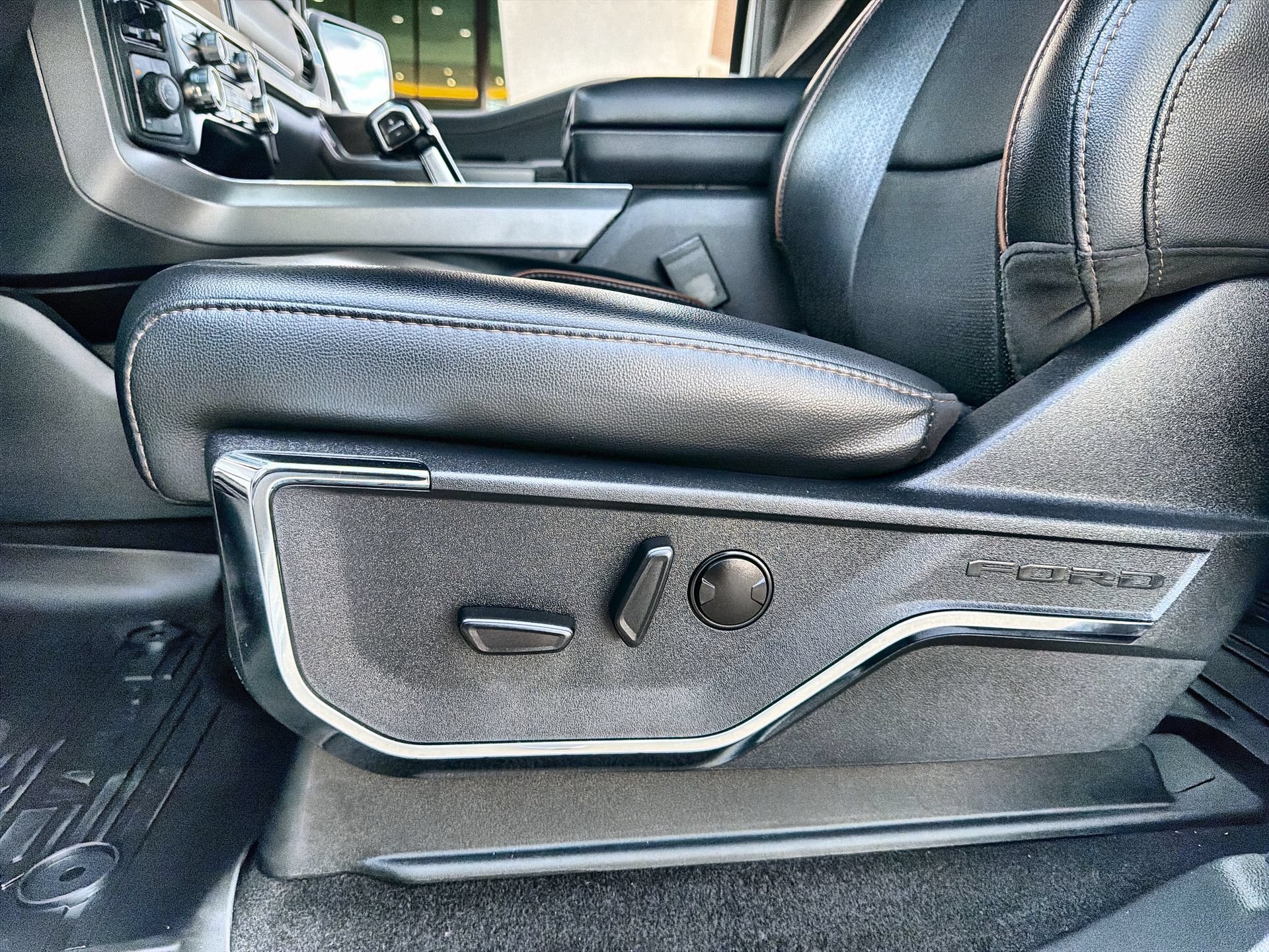 Used 2024 Ford F150 Lariat w/ FX4 Off-Road Package AWD/4WD image 12