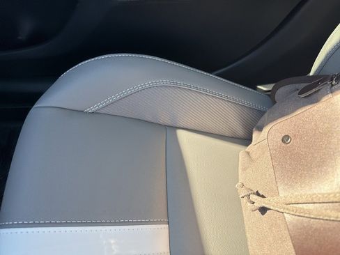 Used 2026 Toyota Camry Hybrid image 7