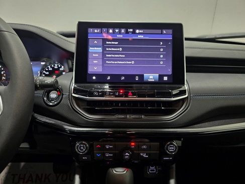 New 2026 Jeep Compass Latitude image 14