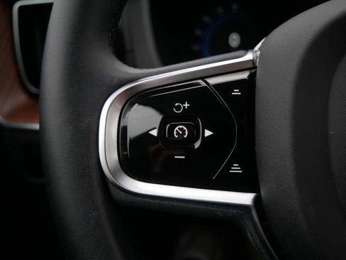 Used 2023 Volvo XC60 T8 Ultimate w/ Climate Package image 26