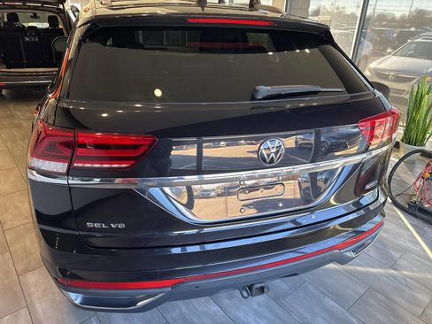 Used 2020 Volkswagen Atlas Cross Sport SEL image 40