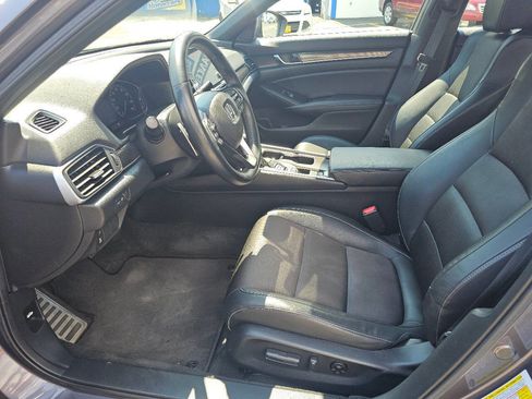 Used 2018 Honda Accord Sport image 13