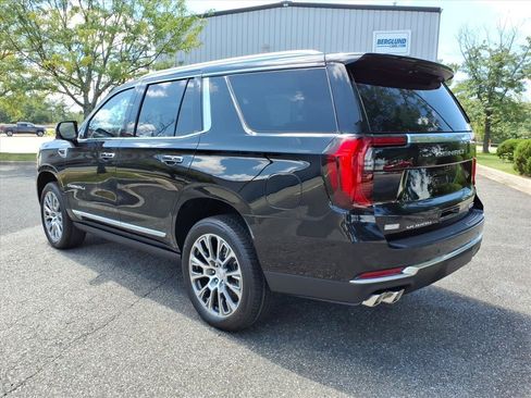 New 2026 GMC Yukon Denali w/ Denali Reserve Package AWD/4WD image 7