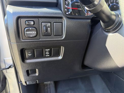 Used 2017 Toyota 4Runner TRD Off-Road Premium image 8