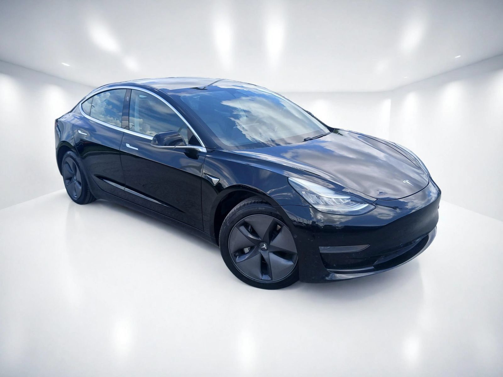 Used 2019 Tesla Model 3 Standard Range Plus RWD image 2