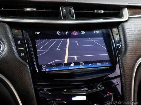 Used 2015 Cadillac XTS Premium image 32