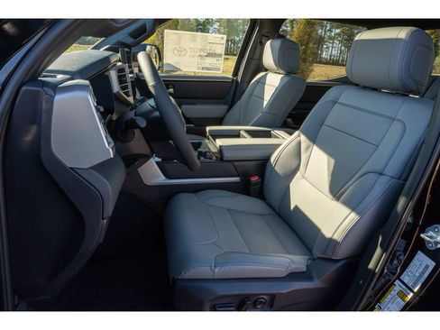 Used 2026 Toyota Tundra Limited AWD/4WD image 10