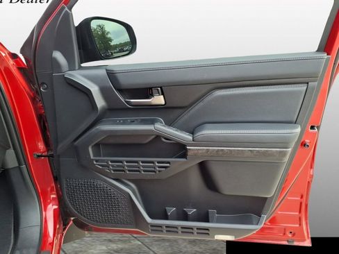 Used 2025 Toyota Tacoma Limited AWD/4WD image 14