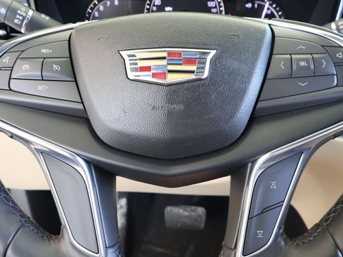 Used 2018 Cadillac XT5 FWD image 21