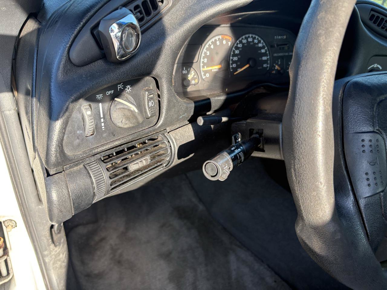 Used 1995 Chevrolet Camaro LT RWD image 21